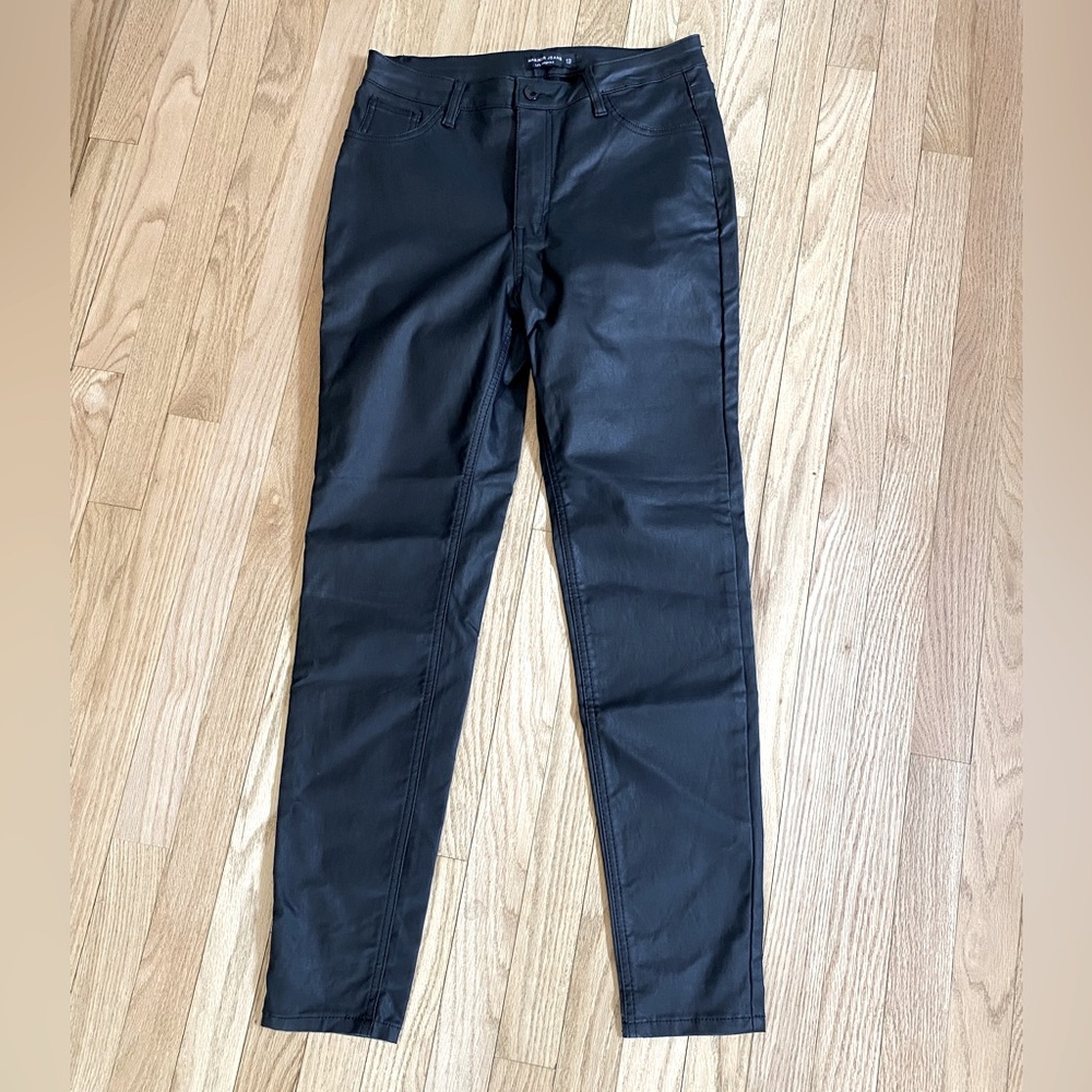 Hammer Women's Black Faux Leather Jeans. Size 13
